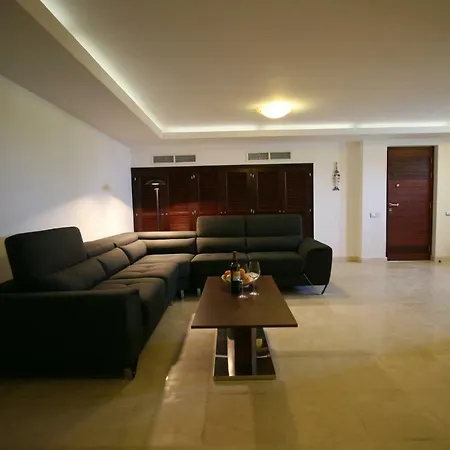 Olivia * Νέο Χωριό